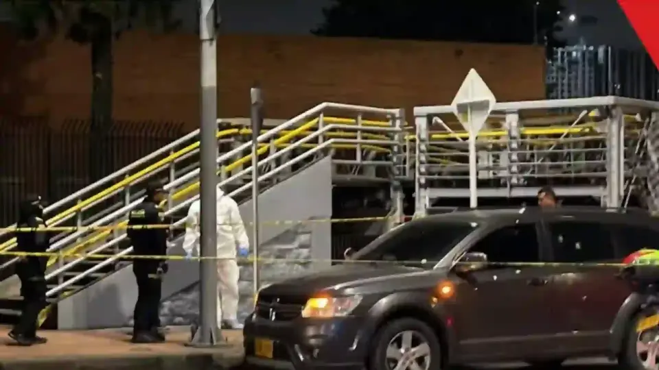 Jungle Command police officer kills two robbers during attempted vehicle theft in Puente Aranda, Bogotá