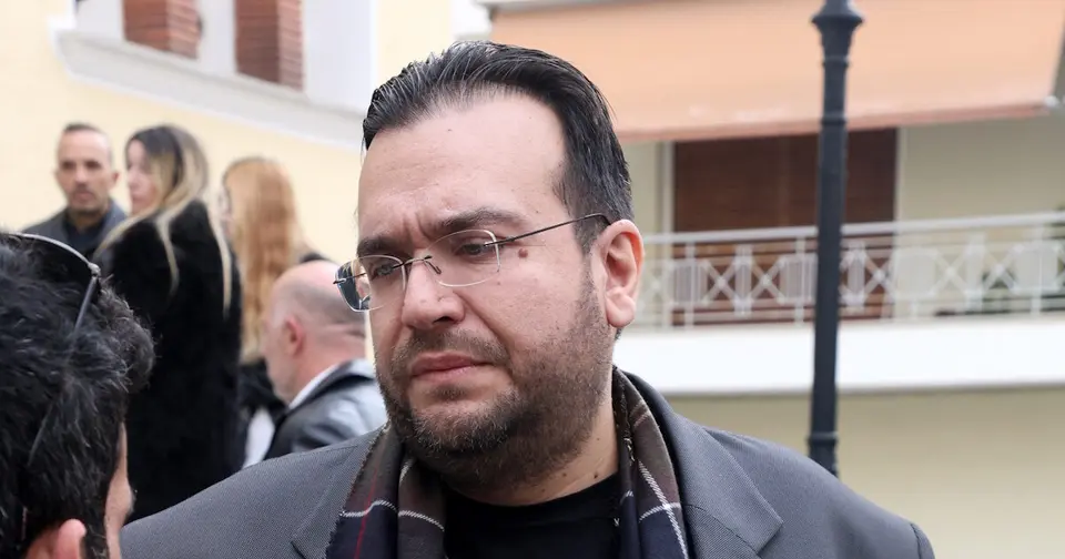 Φίλιππος Καμπούρης: λιποθυμία στα κρατητήρια της ΓΑΔΑ μετά τη σύλληψη για απάτη 5,35 εκατ. ευρώ