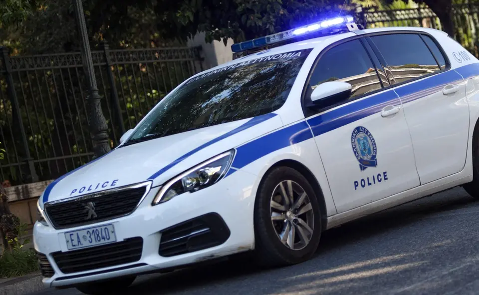 Επίθεση με μαχαίρι από ακροδεξιούς σε 32χρονο στην Ελευσίνα