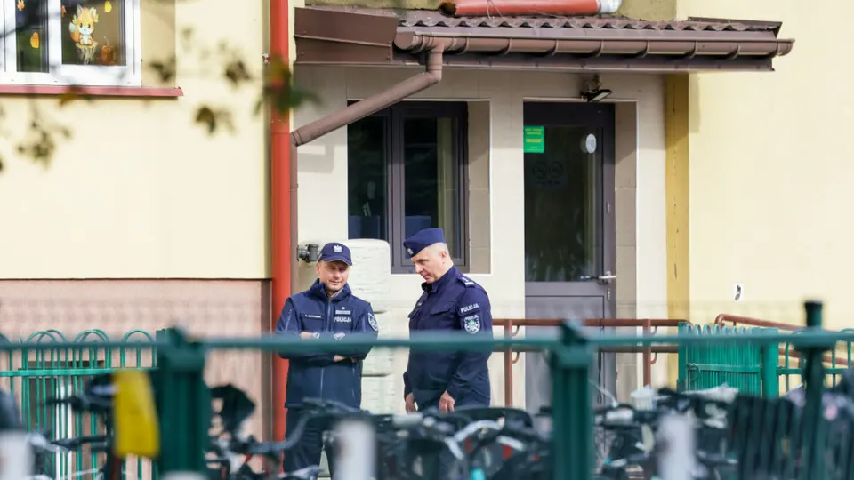 Schools closed in Mazovia, police increase patrols following teenage attacks