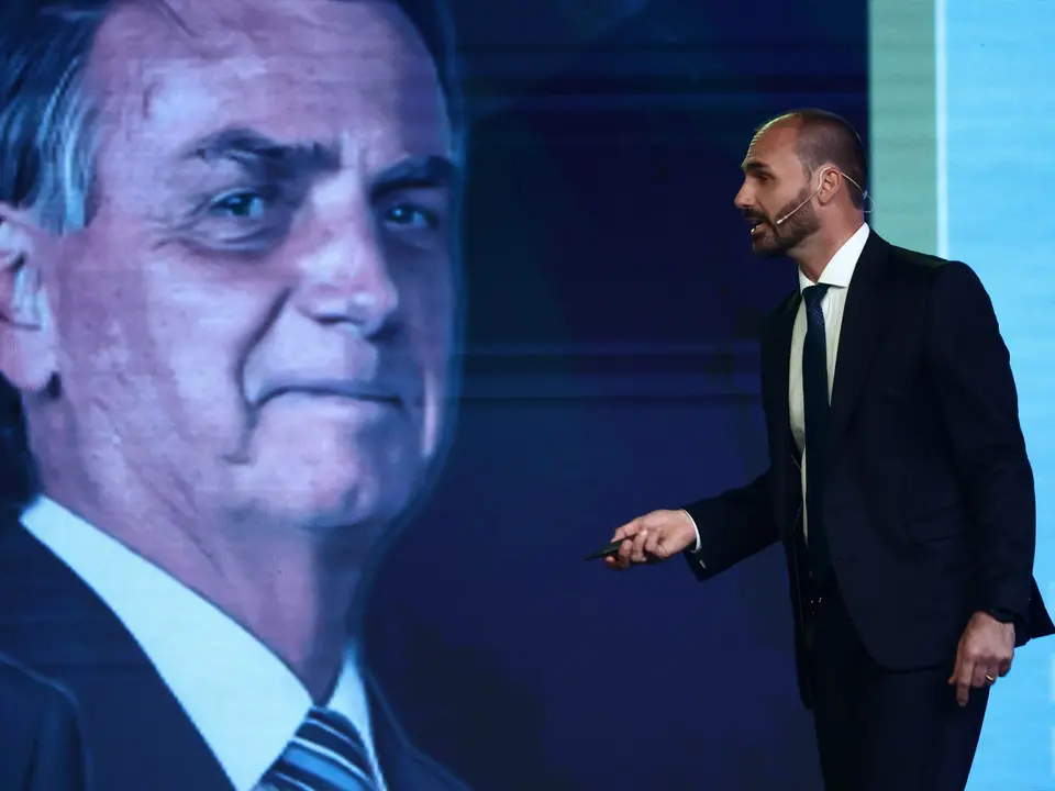 Arrest warrant issued for Eduardo Bolsonaro weeks before Brazilian runoff vote