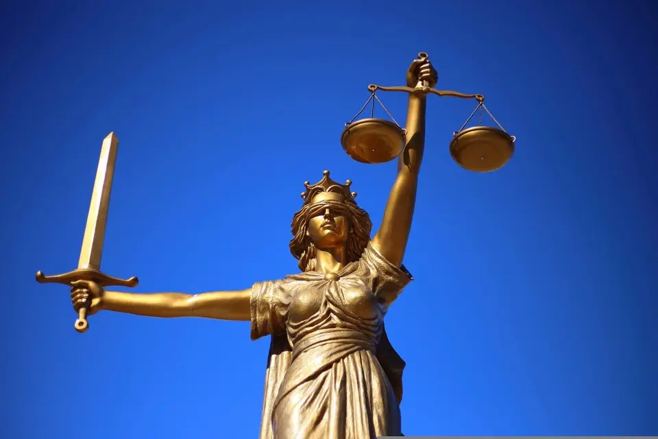 Constitutional Court rejects complaint from Plzeň schoolboy regarding discontinuation of case involving abuse by father