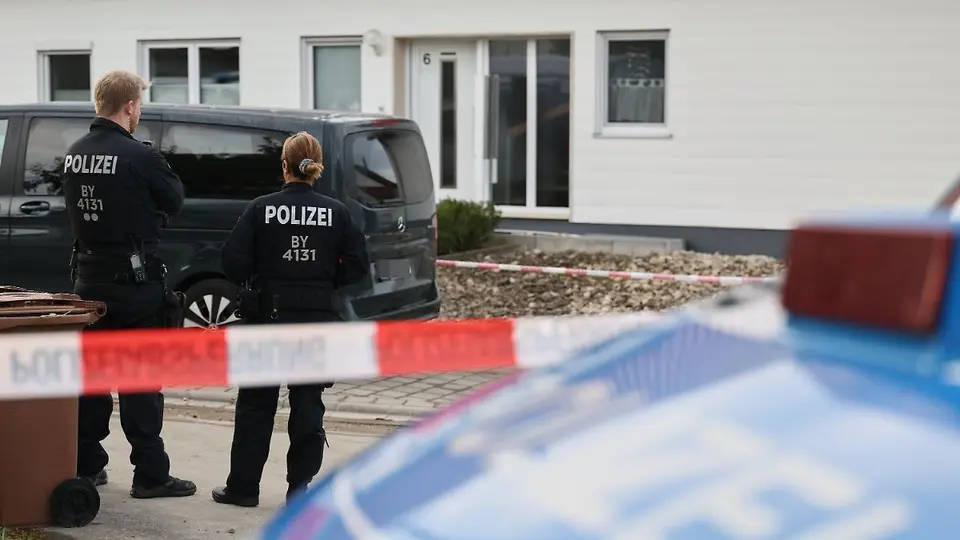 60-Jähriger erschießt zwei Behördenmitarbeiter bei Waffenkontrolle in Berngau
