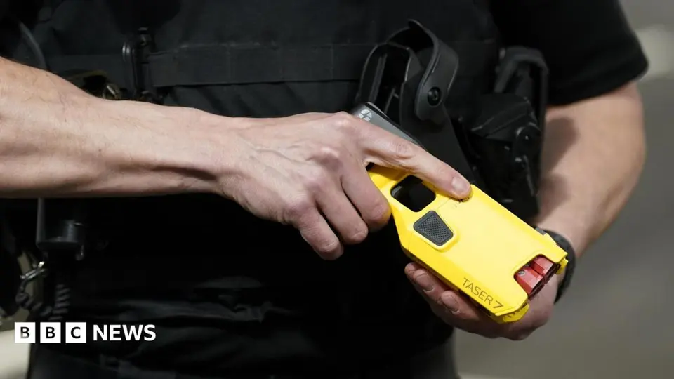 Suffolk officer keeps job after striking suspect with Taser butt three times
