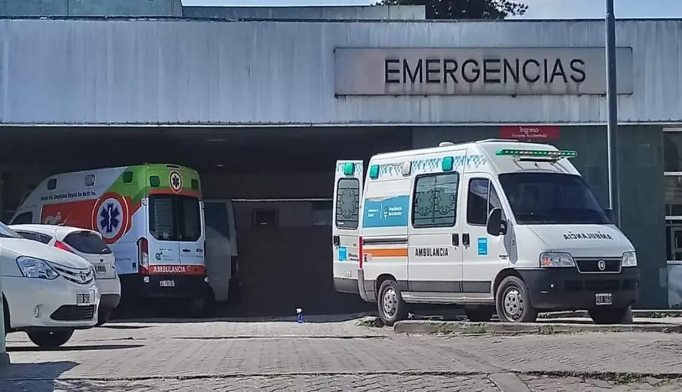 Ataque con arma blanca en Santa Elena: joven de 22 años en estado crítico y dos detenidos
