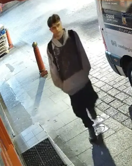 Woman raped by stranger in Covent Garden doorway, Met Police release CCTV