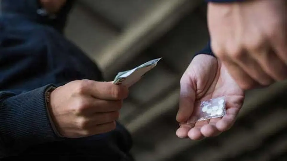 Trafic de droguri în Sectorul 4: trei arestați, plăți în cripto și metoda „dead drop"