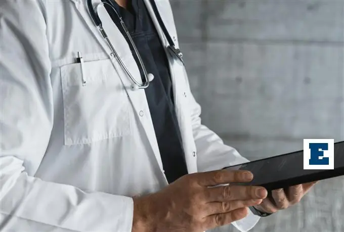 Arrest of gynaecologist in northern suburbs over child sexual abuse material — hundreds of files on his devices