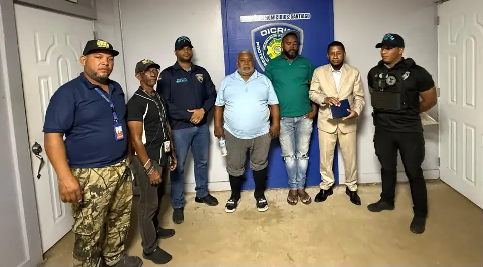 Two homicide suspects in Santiago surrender to DICRIM after 12 years