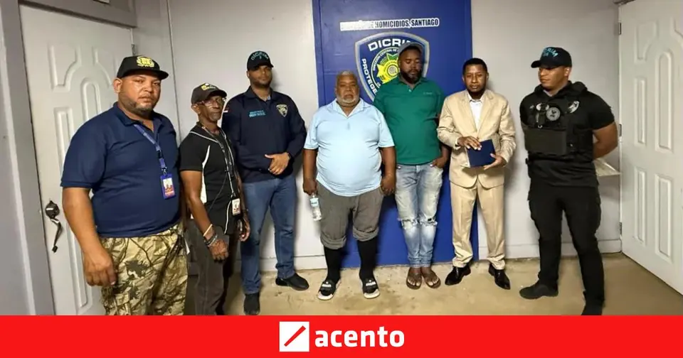Dos buscados por homicidio de 2014 se entregan voluntariamente en Santiago