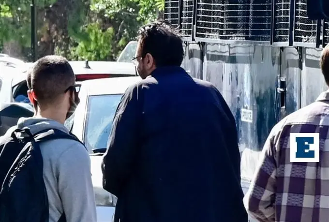 Απάτη ΕΦΚΑ: Απολογείται ο Καμπούρης με 10 ακόμη κατηγορούμενους – ζημία 1,5 εκατ. ευρώ