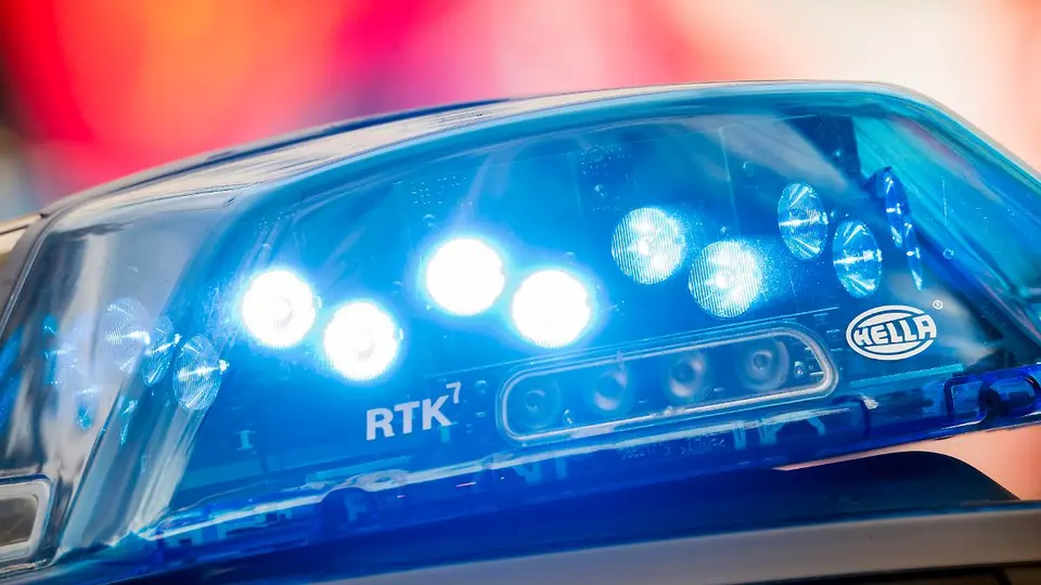 Bremen: 25-year-old defends children against racist insults, attacked with bottle