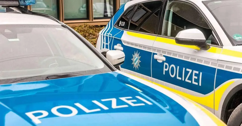 Kroate flüchtet vor Polizei nach Tirol – Sturz vom Garagendach in Kufstein