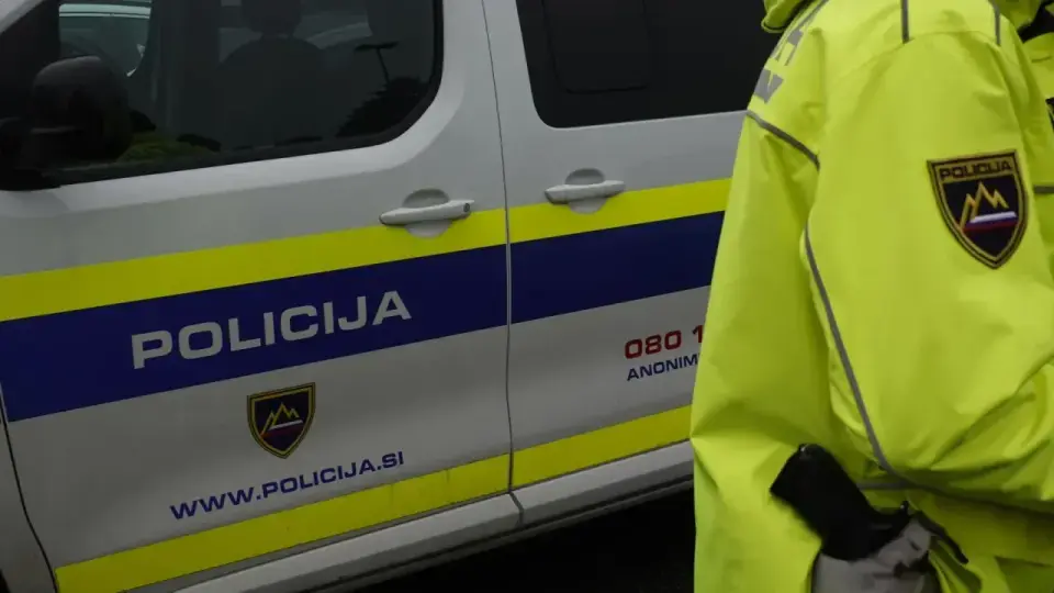 Armed robbery in Kranj: two masked men fled with money