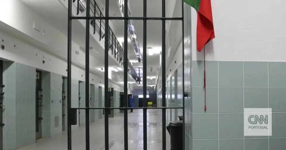 Guarda prisional agredido por visitante na Prisão de Lisboa e leva três pontos no lábio
