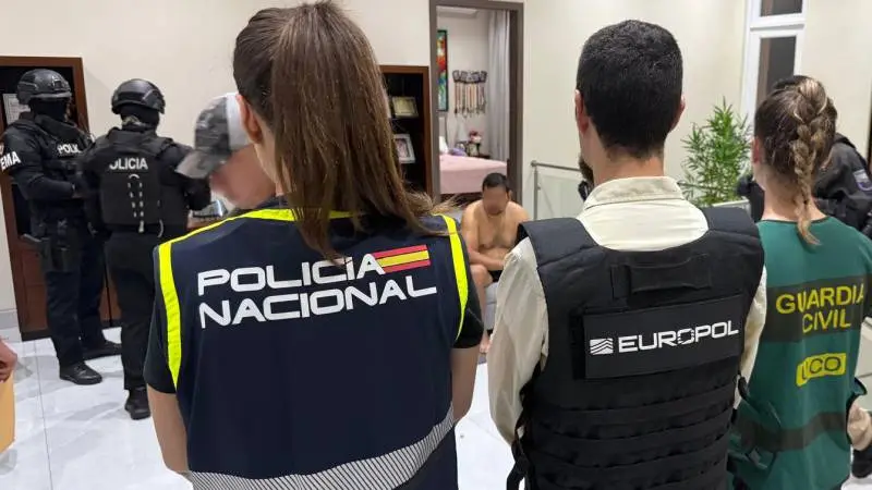Operación CANTABRIA: 20 detenidos en Ecuador tras golpe conjunto contra red de cocaína