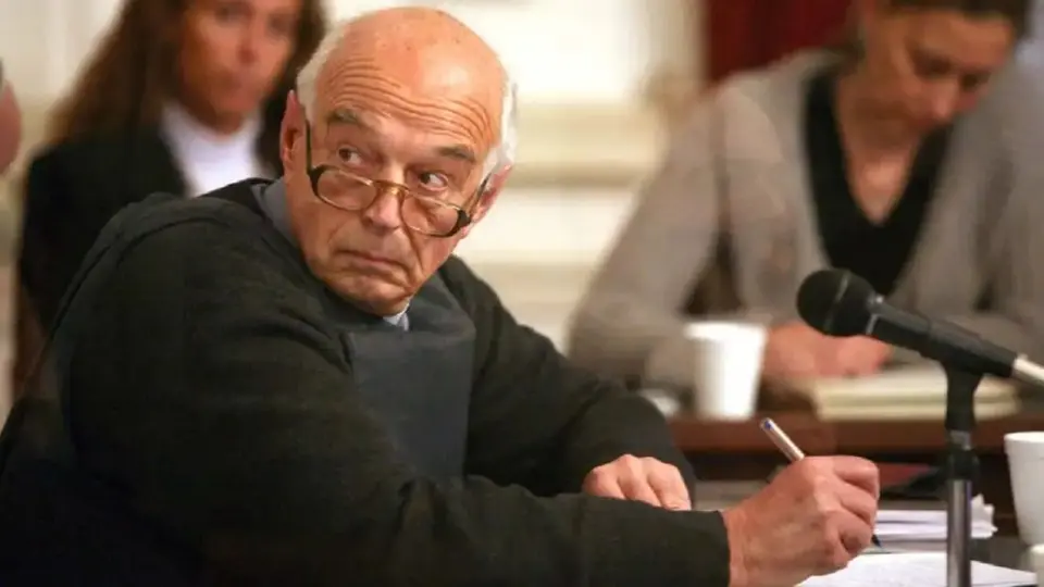 Von Wernich pide ser trasladado a Devoto para ver al Papa León XIV
