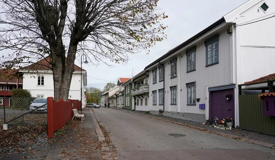 Kongsberg-drabsmanden for retten: fortsat tvungen psykiatrisk behandling overvejes
