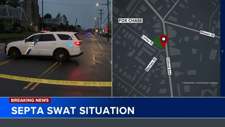 Armed man on SEPTA bus triggers barricade in Philadelphia's Fox Chase