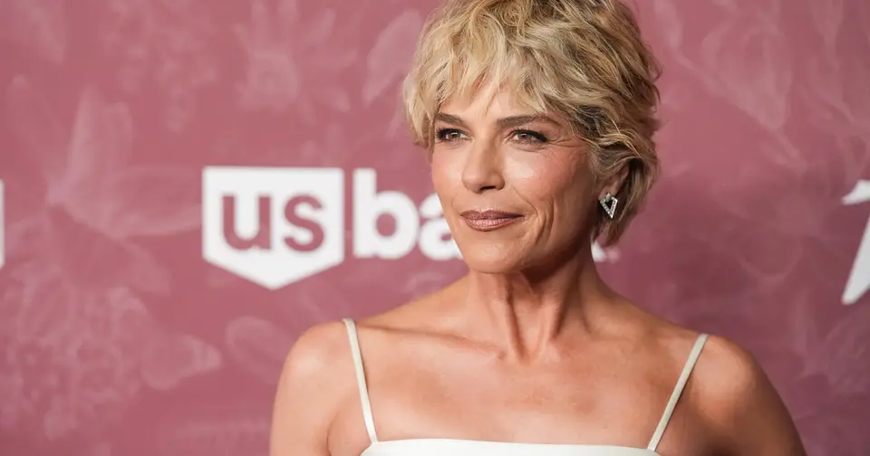 Actress Selma Blair arrested after biting flight attendant on Delta flight
