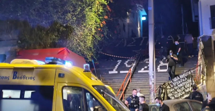 Ανθρωποκτονία στα Εξάρχεια: Αναγνωρίστηκε ο 25χρονος Τούρκος που έπεσε νεκρός από πυρά