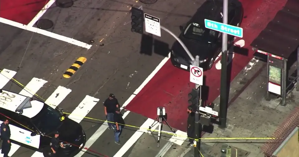 Scooter suspect dies after crashing into street fixture near SF Civic Center