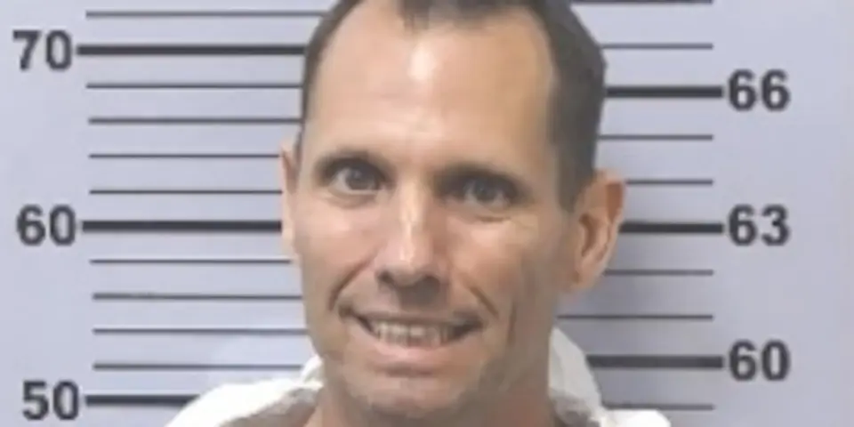 Man arrested after decapitating two women with chainsaw in Mobile, Alabama