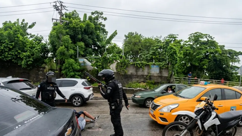 Two arrested after police pursuit in Guayacanes, north of Guayaquil