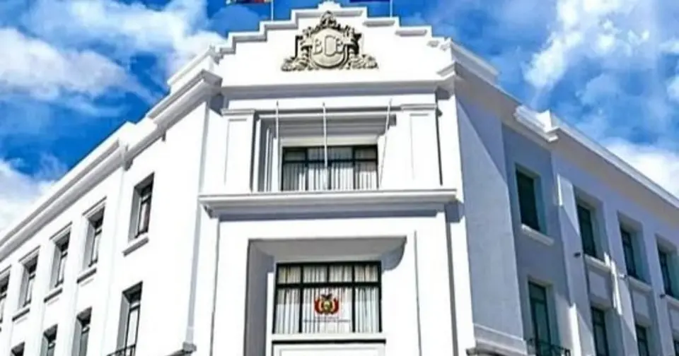 Gobierno boliviano crea sistema de denuncias contra cobros ilegales en Fiscalía y Policía