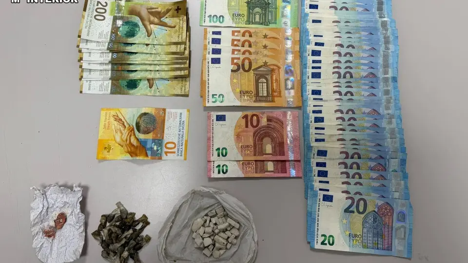 Detención en Verín: huida a gran velocidad con coche robado y droga incautada