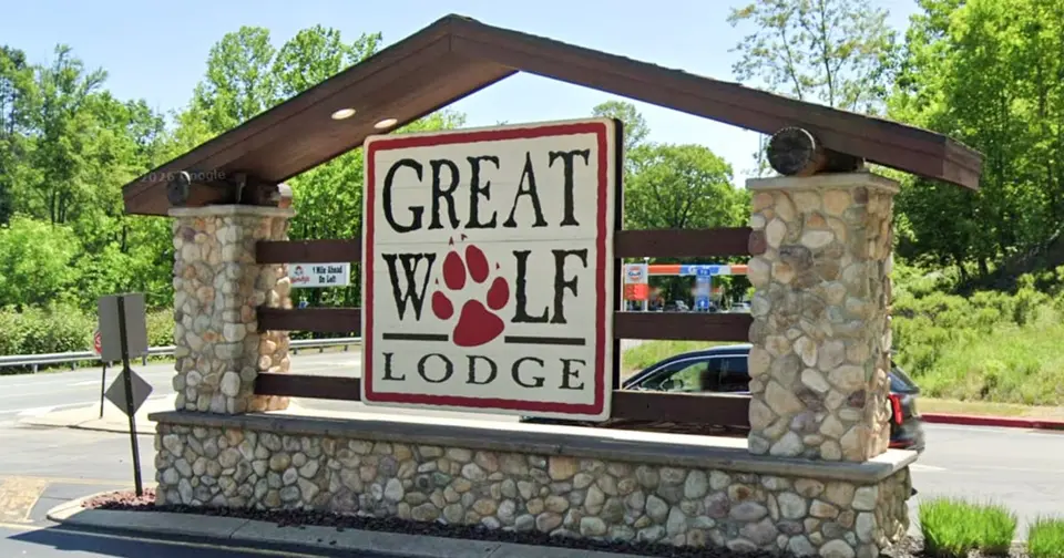 Woman stabs husband and toddler son to death at Pennsylvania water park
