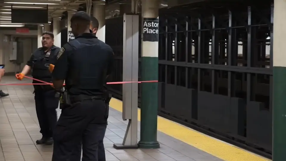Masked man stabs homeless passenger on NYC subway, flees Astor Place station