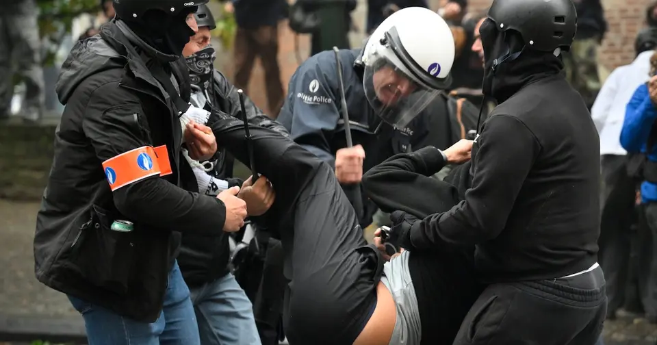Nouveau Code pénal belge : peines allégées pour rébellion non armée contre la police