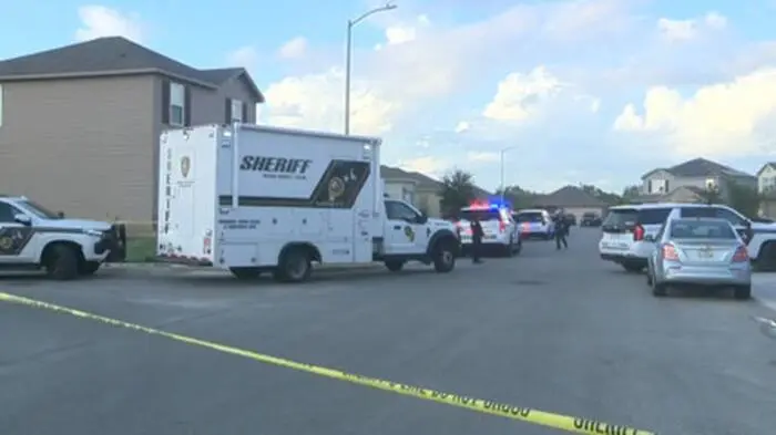 Murder-suicide attempt in northeast Bexar County leaves woman dead, man critical