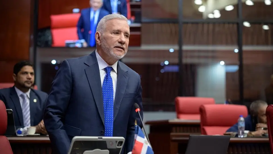 Senador Taveras exige al Senado citar a ministra Raful y jefe policial por muertes en operativos
