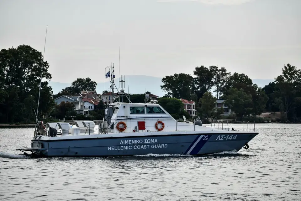 Arrest of fishing vessel owner after sinking in Mandoudi, Euboea