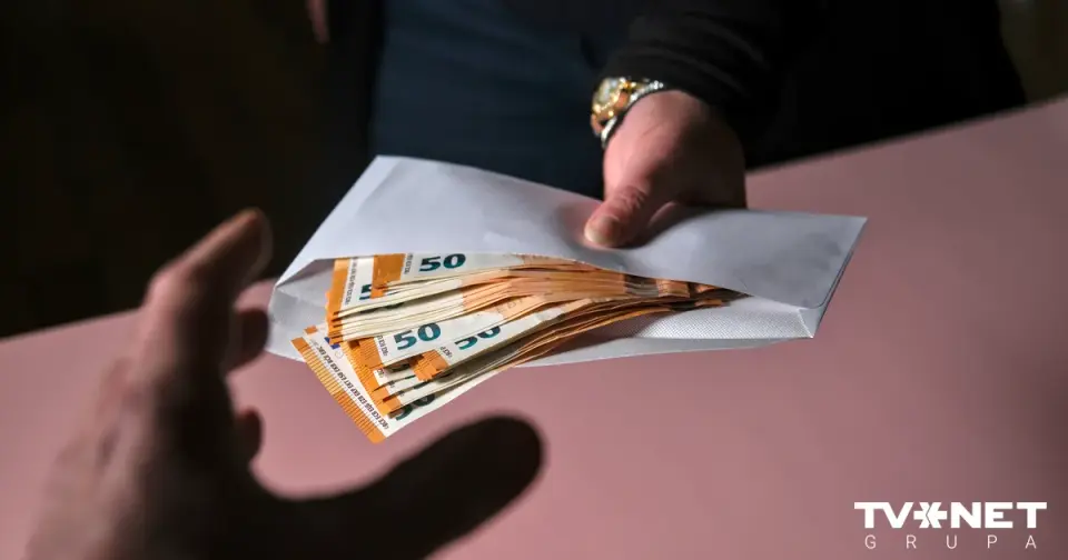 Tax Police Uncover Illegal Wage Payment Scheme; €12,270 Seized