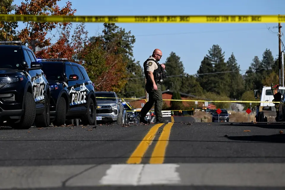 Armed attacker kills three children and teacher at Oregon elementary school