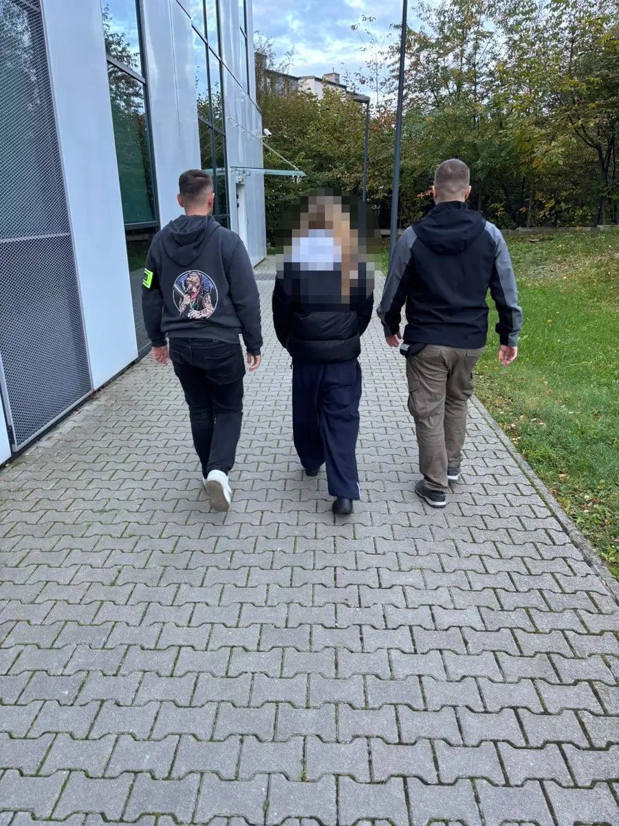 16-year-old arrested for publishing dangerous school recording