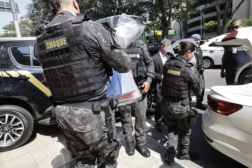 Facções armadas controlam 31% do Rio e avançam na política nacional
