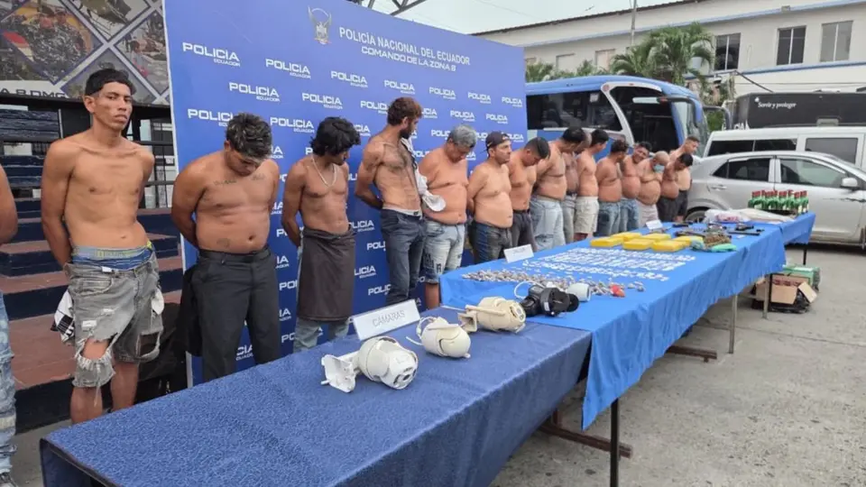 Operativo Apolo 35 en Guayaquil y Durán: 22 detenidos, armas y motos robadas incautadas