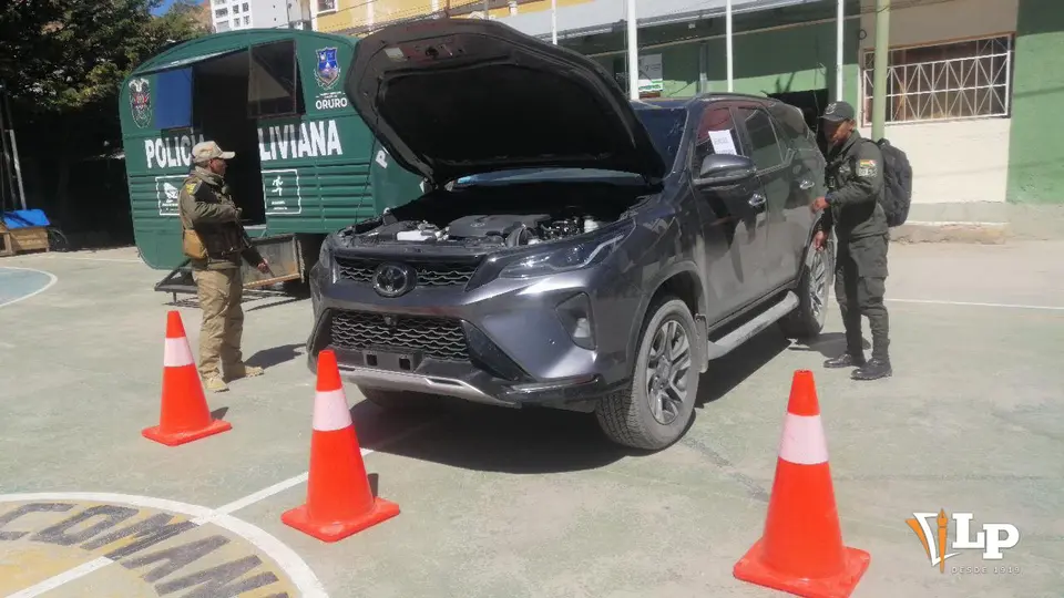 Toyota robado en Buenos Aires recuperado por la Policía en Challapata, Oruro