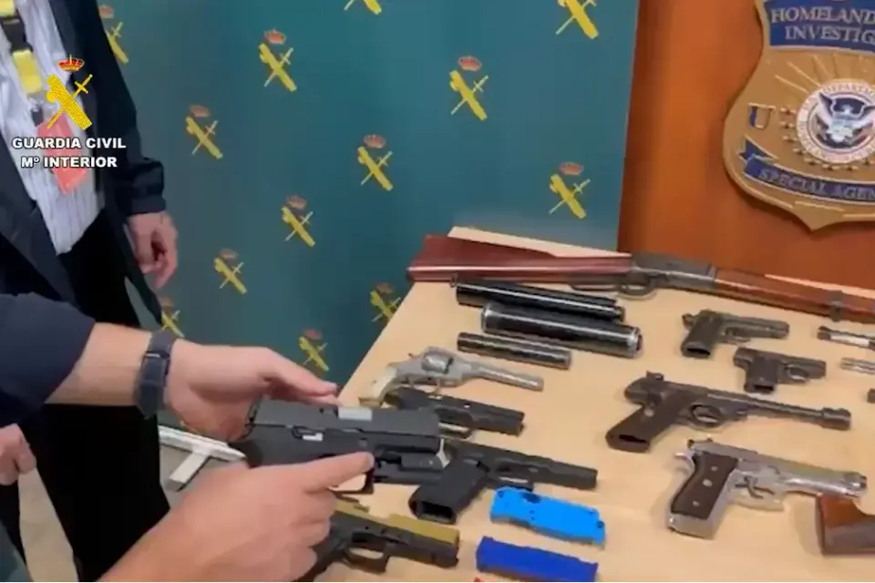 Detenido en Madrid por montar armas con piezas de internet