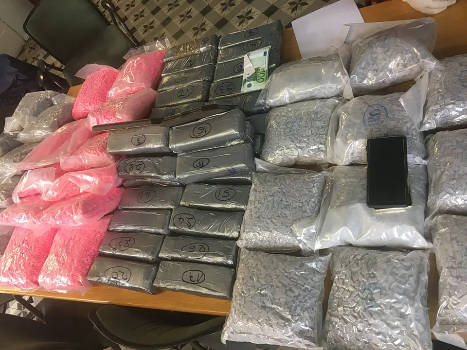 MDMA, «ροζ κοκαΐνη» και διεγερτικά: πώς κυκλοφορούν τα συνθετικά ναρκωτικά στην Ελλάδα