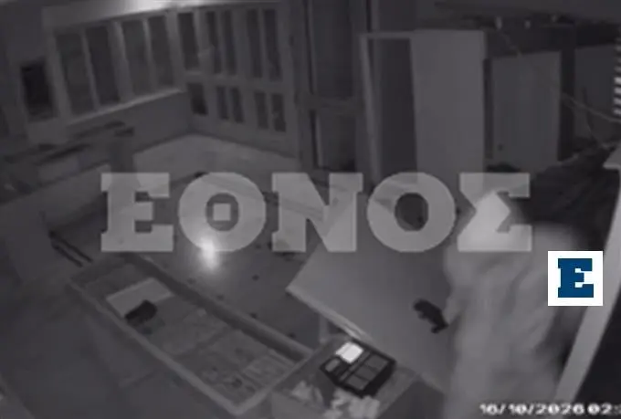 Επτά κουκουλοφόροι διέρρηξαν κοσμηματοπωλείο με JCB στην Αυλίδα Εύβοιας