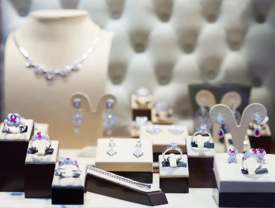 300 Belgian and Luxembourg jewellers unite on WhatsApp against thefts