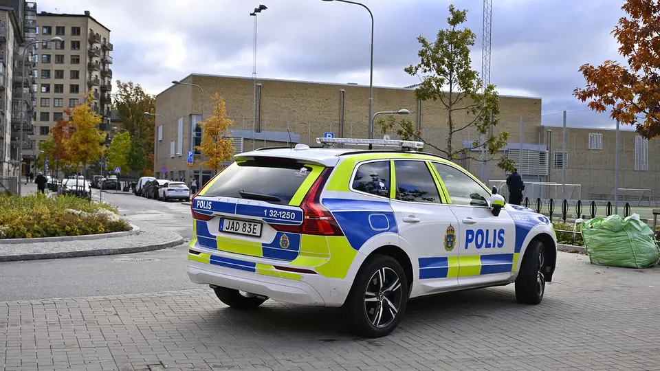Woman shot dead in sports hall in Älvsjö – two young men detained