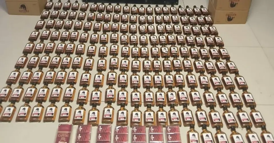 Doble operativo policial en San Juan y Navarrete deja cuatro detenidos y contrabando incautado