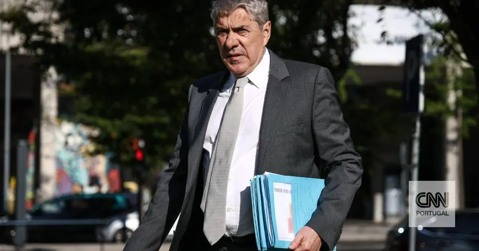 Sócrates chama de "absurdo" novo julgamento por branqueamento em Lisboa
