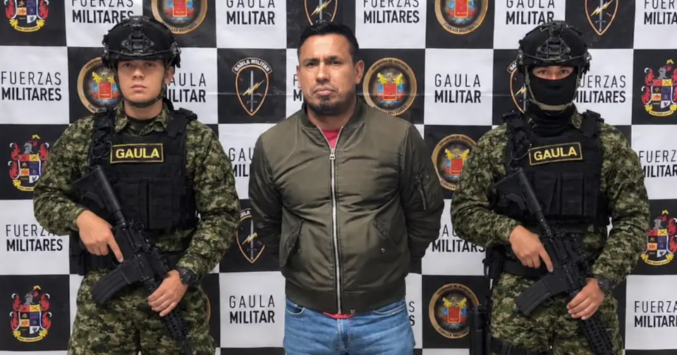 Capitán del Ejército detenido en Bogotá por espionaje y nexos con disidencias